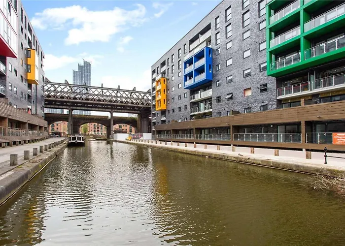 Spacious 2 Bed Apartment In Central Manchester